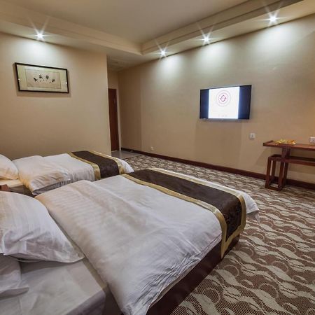 Hotel Shanghai City Osh Ngoại thất bức ảnh